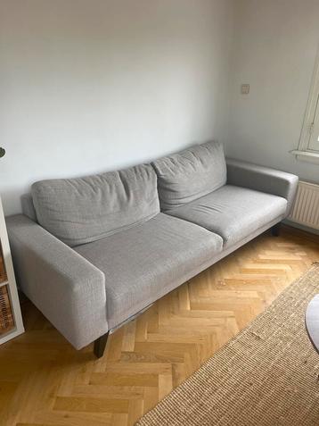 Grey sofa / bank beschikbaar voor biedingen