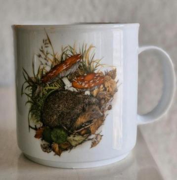 Beker met Egel opdruk beschikbaar voor biedingen