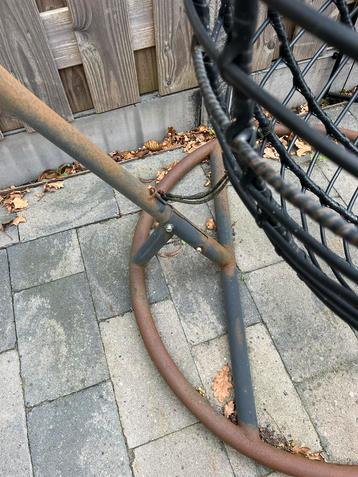 Hangstoel - Gebruikt beschikbaar voor biedingen