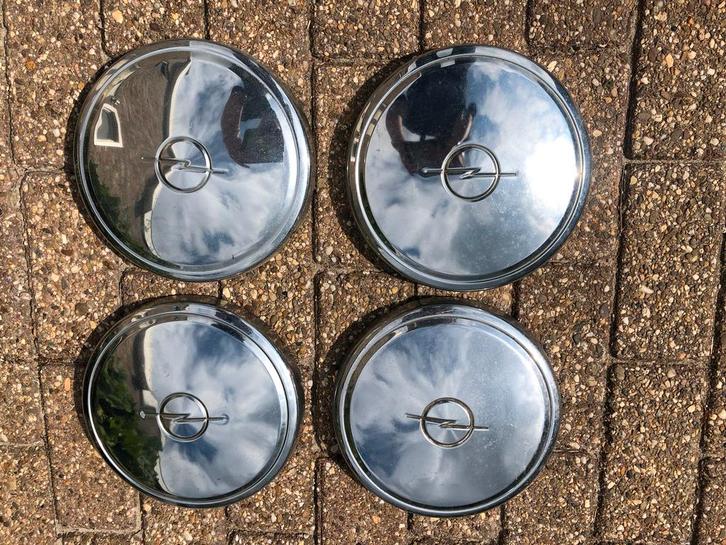 Set van 4 nette Opel wieldoppen voor klassieker, Auto diversen, Wieldoppen, Gebruikt, Ophalen of Verzenden