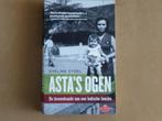 Asta's ogen - Indische familie - familiegeschiedenis -E. Sto, Indonesische familiegeschiedenis, Zo goed als nieuw, Eveline Stoel