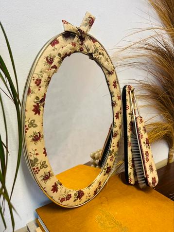 Mooie vintage spiegel jaren 50 mid century bloem met borstel beschikbaar voor biedingen