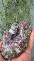 Amethist met calciet en hematiet afzettingen, Ophalen of Verzenden