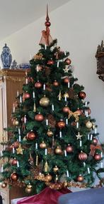 Grote kunstkerstboom met gouden/bronzen ballen en piek, Diversen, Kerst, Ophalen, Zo goed als nieuw