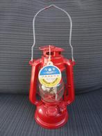 Rode stormlamp , olielamp, kampeerlamp, petroleumlamp, Ophalen of Verzenden