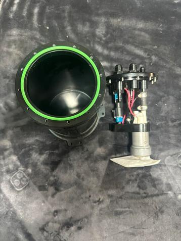 Surge tank met 535lph brandstofpomp Walbro / TI Automotive beschikbaar voor biedingen