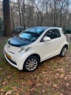 Toyota IQ | 87.000km | 2009 | wit parelmoer, Auto's, 4 stoelen, Origineel Nederlands, Handgeschakeld, 3 cilinders