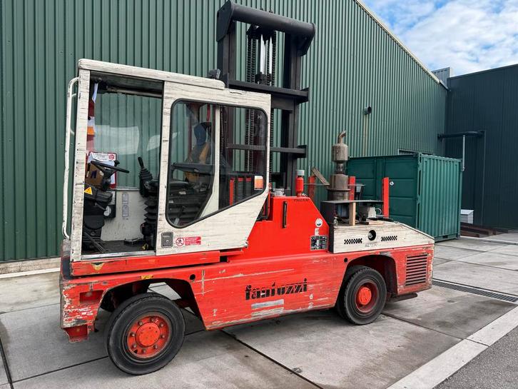 Fantuzzi 5 Ton Zijlader Diesel met Roetfilter, Zakelijke goederen, Machines en Bouw | Heftrucks en Intern transport, Zijlader