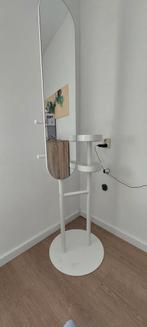 Ikea KNAPPER Floor Mirror (with storage), Huis en Inrichting, Woonaccessoires | Spiegels, Ophalen, Zo goed als nieuw, Rechthoekig