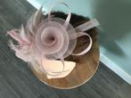 Nieuwe fascinator hoedje roze, Kleding | Dames, Hoeden en Petten, Ophalen of Verzenden, Nieuw, One size fits all, Hoed