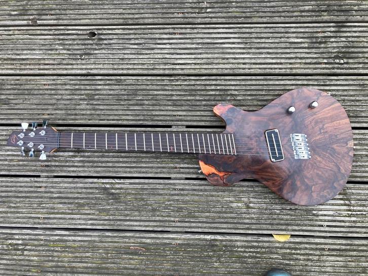 Kelly Jr Style Custom Electric Guitar, Muziek en Instrumenten, Snaarinstrumenten | Gitaren | Bas, Zo goed als nieuw, Elektrisch