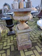 Gietijzeren oorvaas op sokkel, Tuin en Terras, Tuinvazen, Ophalen