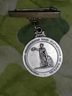 Ned. maatschappij Voor Nijverheid zilveren medaille speld, Postzegels en Munten, Penningen en Medailles, Ophalen of Verzenden