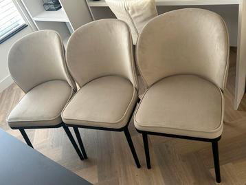 Nieuw van zittmax 3 beige eetkamerstoelen t.w.v 1000,- beschikbaar voor biedingen