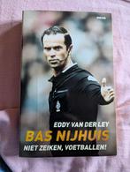 Boek Bas Nijhuis - Niet zeiken maar voetballen, Ophalen of Verzenden, Zo goed als nieuw