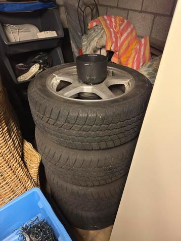 16inch 5x108 velgen met winterbanden beschikbaar voor biedingen