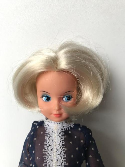 Fleur barbie pop, Verzamelen, Poppen, Zo goed als nieuw, Pop, Ophalen of Verzenden