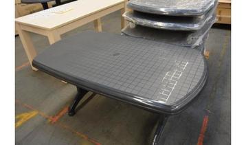 Tuinset met ligstoelen beschikbaar voor biedingen