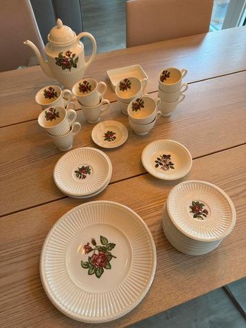 Wedgwood Moss Rose set beschikbaar voor biedingen