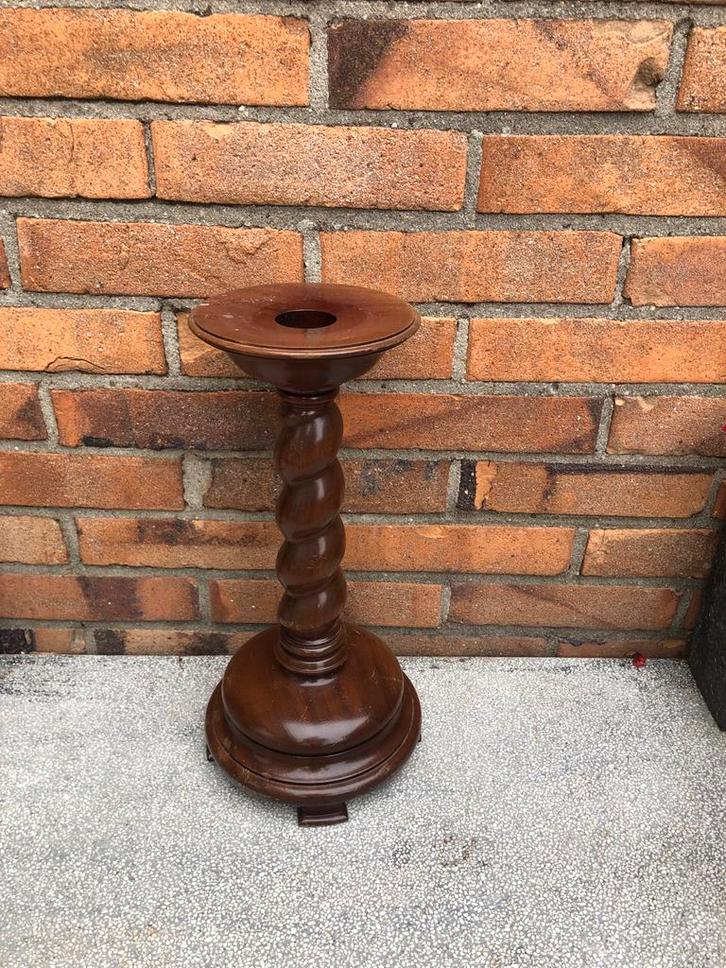 Houten kandelaar met gedraaide voet, Antiek en Kunst, Antiek | Kandelaars, Overige materialen, Ophalen of Verzenden