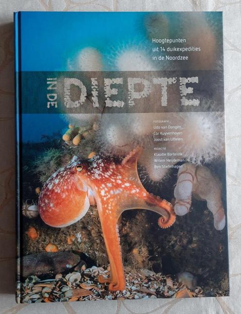 In de diepte - boek over 14 duikexpedities in de Noordzee, Boeken, Natuur, Zo goed als nieuw, Natuur algemeen, Ophalen of Verzenden