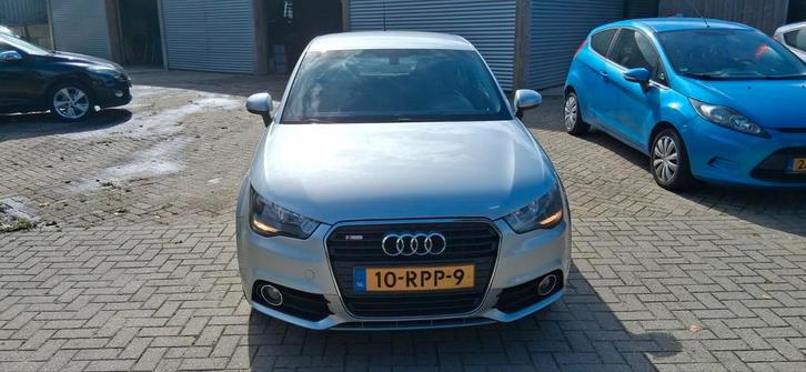 Audi A1 1.2 Tfsi 63KW 2011 Grijs, Auto's, Audi, Bedrijf, Te koop, A1, ABS, Airbags, Airconditioning, Bluetooth, Bochtverlichting