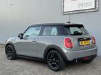MINI Mini 1.5 Cooper Business Navigatie/16inch. (bj 2018), Auto's, Voorwielaandrijving, Gebruikt, Euro 6, 4 stoelen