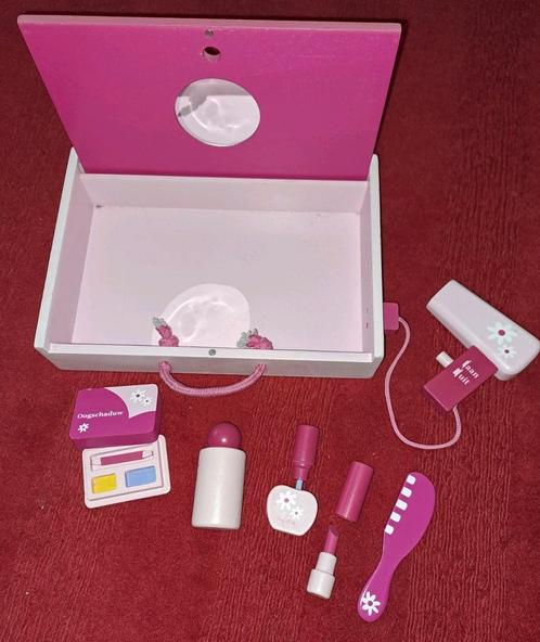 Houten make- up koffer met inhoud., Kinderen en Baby's, Speelgoed | Houten speelgoed, Zo goed als nieuw, Overige typen, Ophalen of Verzenden