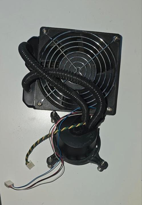 Asetek-koeler LCLC vloeistofsysteem met 120mm ventilator, Computers en Software, Computerkoelers, Zo goed als nieuw, Waterkoeling