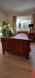 Eenpersoons houten bed met nachtkastje, Huis en Inrichting, Slaapkamer | Complete slaapkamers, Gebruikt, Eenpersoons, Ophalen