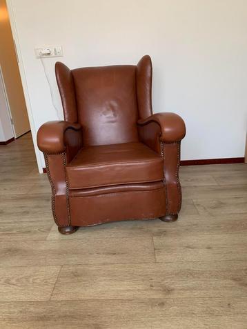 2 x Lederen oor fauteuil beschikbaar voor biedingen