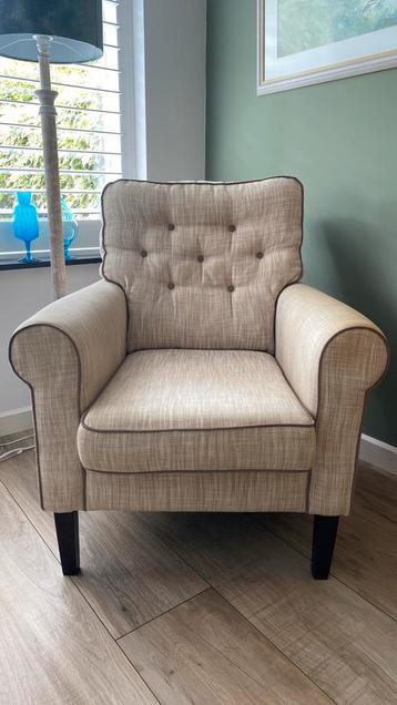 Mooie  fauteuil beschikbaar voor biedingen