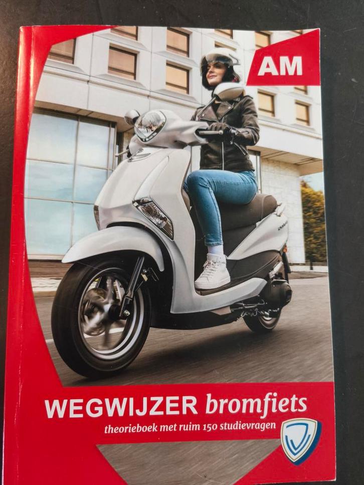 Theorieboek Bromfiets - Wegwijzer AM, Boeken, Auto's | Boeken, Gelezen, Algemeen, Ophalen of Verzenden