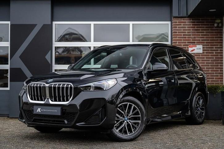 BMW X1 25e xDrive M Sport | Panorama | Shadow | Camera | Ele, Auto's, BMW, Bedrijf, Te koop, X1, 4x4, Achteruitrijcamera, Adaptieve lichten