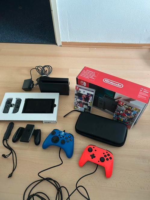Switch, Spelcomputers en Games, Spelcomputers | Nintendo Switch, Zo goed als nieuw, Switch Original, Ophalen of Verzenden