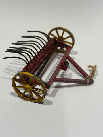 Dinky Toys 324 beschikbaar voor biedingen