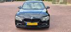 BMW 3-Serie 318i 136pk Aut 2017 Zwart, Auto's, Automaat, USB, Zwart, Origineel Nederlands