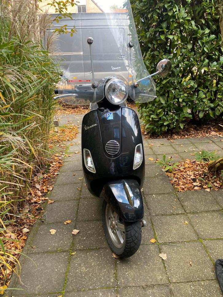 Vespa LX 50 2v BROM, Fietsen en Brommers, Scooters | Vespa, Gebruikt, Vespa LX, Maximaal 45 km/u, Benzine, Ophalen