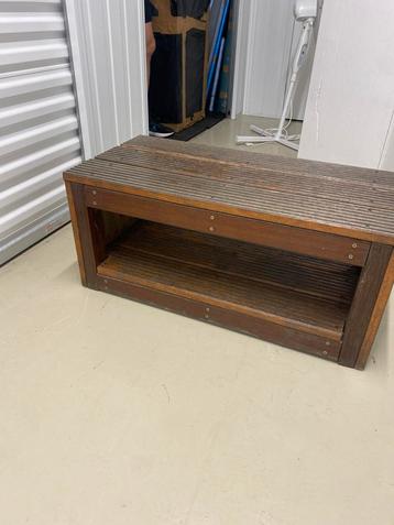Zware tuintafel voor bij loungeset beschikbaar voor biedingen