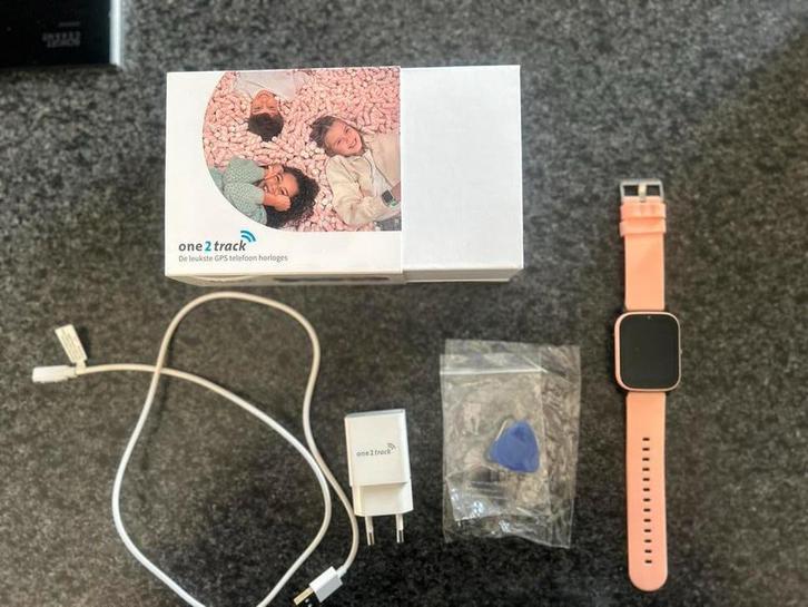 One2track horloge - barst in scherm, Sieraden, Tassen en Uiterlijk, Horloges | Kinderen, Gebruikt, Jongen of Meisje, Roze, Ophalen of Verzenden