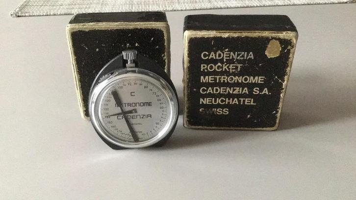 ZWITSERS METRONOOM CADENZIA METRONOME, Muziek en Instrumenten, Overige Muziek en Instrumenten, Zo goed als nieuw, Ophalen of Verzenden