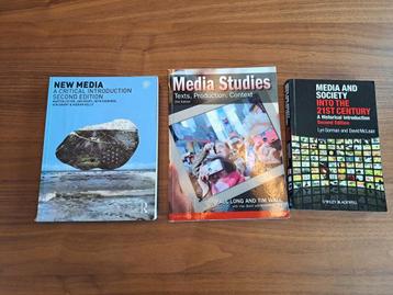 Diverse media studieboeken beschikbaar voor biedingen
