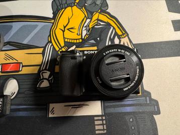 Sony a6000 lage shutter count met 2 accus beschikbaar voor biedingen