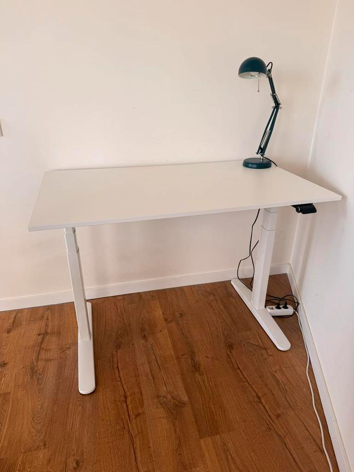 Elektrisch Zit-Sta Bureau, Huis en Inrichting, Bureaus, Zo goed als nieuw, Stabureau, Elektrisch, Ophalen of Verzenden
