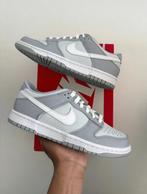 Nike dunk low white/grey, Kleding | Dames, Schoenen, Ophalen of Verzenden, Nieuw, Grijs, Sneakers of Gympen