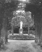 960061	Uden	Klooster	v d H Geest	1935	 Postzegel afgeweekt, Ophalen of Verzenden, 1920 tot 1940, Gelopen, Noord-Brabant
