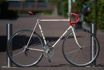 Volledig gerestaureerde RIH Luxe racefiets beschikbaar voor biedingen