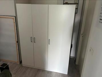 Nog mooie kledingkast van Ikea 51cmx140cmx180cm beschikbaar voor biedingen