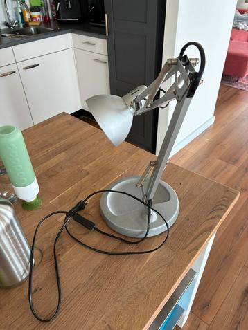 Ikea lamp met zware voet beschikbaar voor biedingen