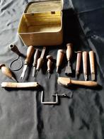 Heel oud apart gereedschap  in  een blik, Antiek en Kunst, Ophalen of Verzenden